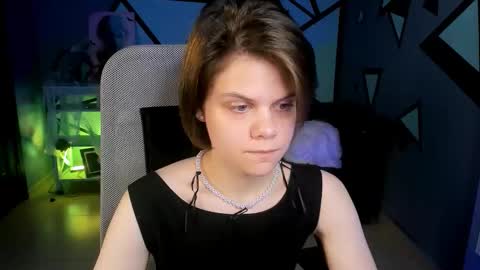 Snapshot of elliemurler chatting on 10/25/25, 09:06 elliemurler online show from 10/25/25, 09:06