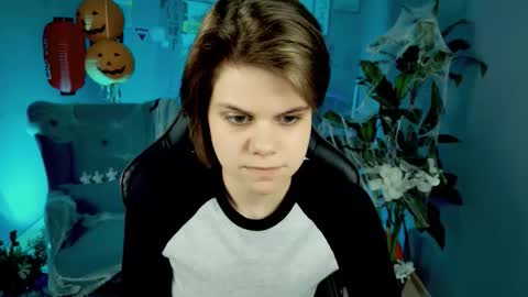 Snapshot of elliemurler chatting on 11/01/25, 09:22 elliemurler online show from 11/01/25, 09:22