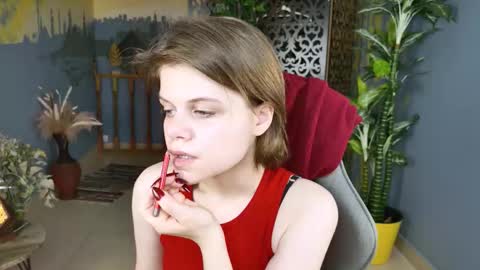 Snapshot of elliemurler chatting on 11/02/25, 09:11 elliemurler online show from 11/02/25, 09:11