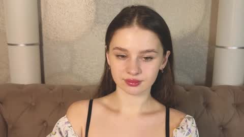 Snapshot of elliephant_ chatting on 01/08/25, 12:26 just Emily online show from 01/08/25, 12:26