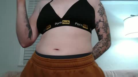 Ellie Rowyn online show from 10/09/25, 02:53