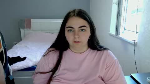 Ellie online show from 06/08/26, 08:37