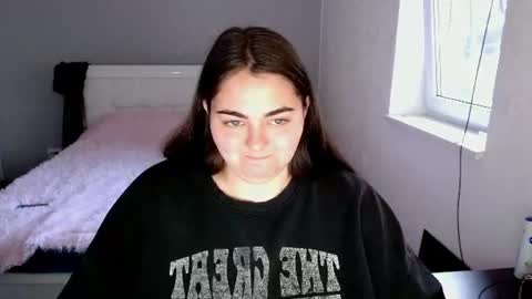 Ellie online show from 07/10/26, 03:22