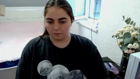 Ellie online show from 07/28/26, 08:54