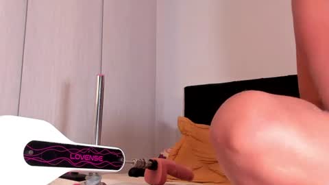 Ellie Santos online show from 06/12/26, 02:32