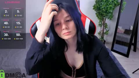 Snapshot of ellinblare chatting on 11/12/25, 09:47 Ellin online show from 11/12/25, 09:47