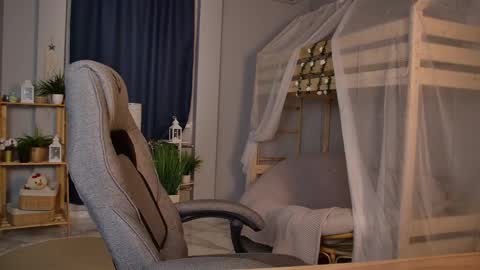 Elin online show from 06/03/26, 10:51