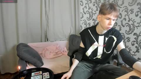 elliot_mars_ online show from 10/07/25, 05:21