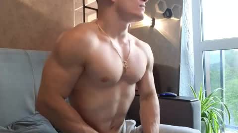 elliot_muscle04 online show from 04/30/26, 03:29