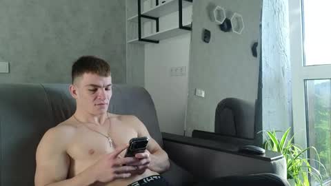 elliot_muscle04 online show from 05/05/26, 03:31