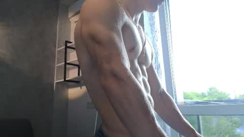 elliot_muscle04 online show from 07/26/26, 11:50