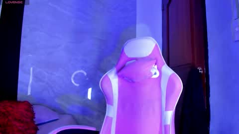 Snapshot of ellis_brown chatting on 11/04/25, 10:20 Ellis online show from 11/04/25, 10:20