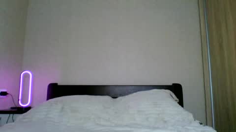 Eliza online show from 07/28/26, 09:04