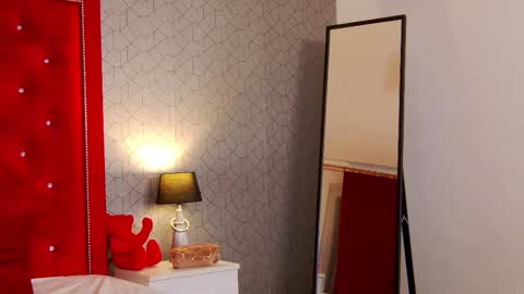 Snapshot of ellsa_jean chatting on 11/14/25, 03:16 Elsa Jean online show from 11/14/25, 03:16