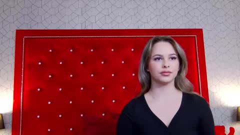 Snapshot of ellsa_jean chatting on 11/18/25, 03:12 Elsa Jean online show from 11/18/25, 03:12