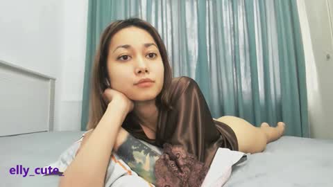 Snapshot of elly_cute_ chatting on 11/05/25, 10:15 Elly Cute online show from 11/05/25, 10:15