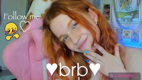 Snapshot of elly_milas chatting on 03/22/26, 03:26 Elly Fansly online show from 03/22/26, 03:26