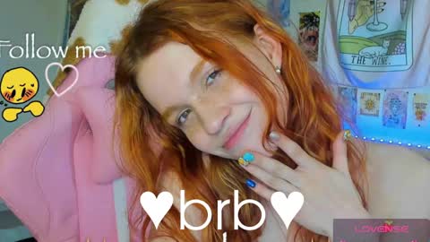 Snapshot of elly_milas chatting on 04/23/26, 10:36 Elly Fansly online show from 04/23/26, 10:36