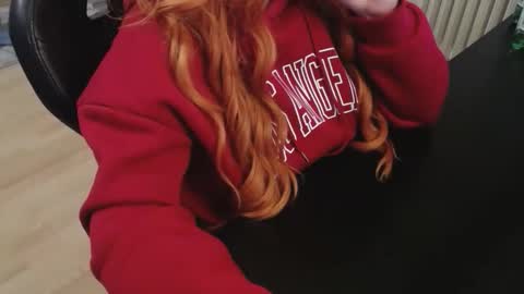 Elly online show from 11/04/25, 10:09