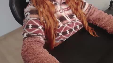 Snapshot of elly_petite chatting on 11/24/25, 12:27 Elly online show from 11/24/25, 12:27