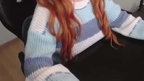 Snapshot of elly_petite chatting on 11/28/25, 03:25 Elly online show from 11/28/25, 03:25