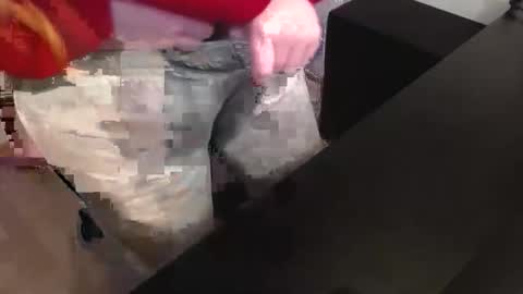 Snapshot of elly_petite chatting on 12/02/25, 01:50 Elly online show from 12/02/25, 01:50