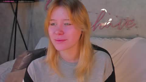 Snapshot of ellya_castro chatting on 09/17/25, 12:12 ellya_castro online show from 09/17/25, 12:12