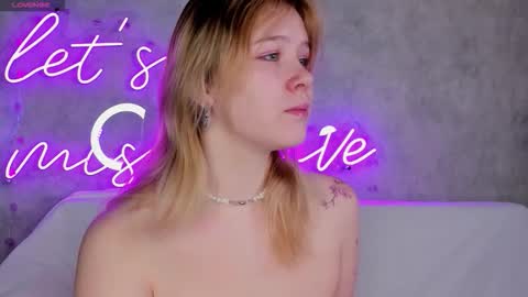 Snapshot of ellya_castro chatting on 09/25/25, 12:03 ellya_castro online show from 09/25/25, 12:03