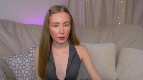 Elly online show from 11/19/25, 03:06