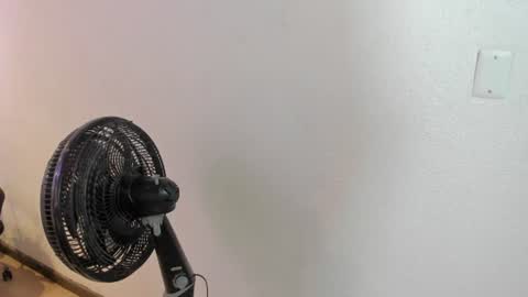 Ellye online show from 07/18/26, 11:25