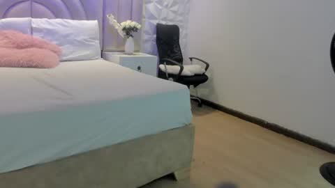 Ellye online show from 07/21/26, 11:12