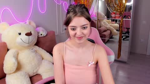 Snapshot of ellyford chatting on 01/03/25, 05:42 Elly online show from 01/03/25, 05:42