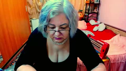 ellyhot53 online show from 01/04/25, 02:56