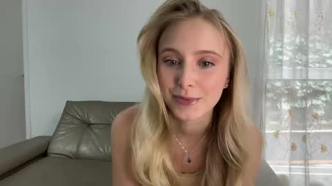 Snapshot of ellykeyofficial chatting on 06/08/26, 07:36 ellykeyofficial online show from 06/08/26, 07:36