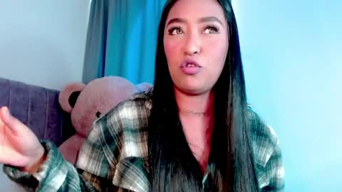 Snapshot of ellylovee chatting on 05/16/26, 10:08 Elly online show from 05/16/26, 10:08
