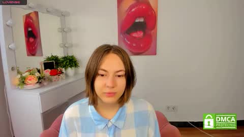 elma_lily online show from 10/10/25, 06:01