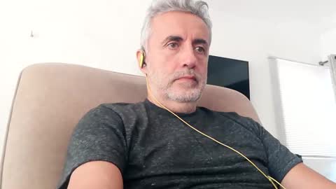 Snapshot of elmejorfvb2 chatting on 09/21/25, 04:19 fer online show from 09/21/25, 04:19