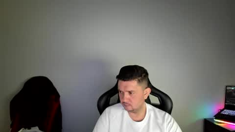 Snapshot of elmerfu chatting on 02/08/25, 07:04 Elmer online show from 02/08/25, 07:04