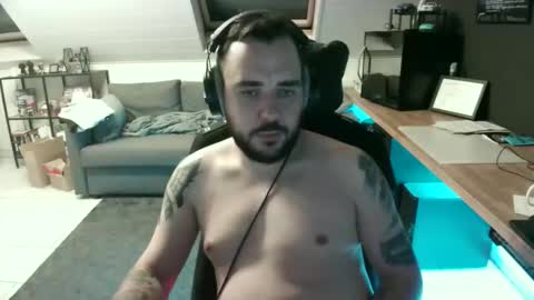 Snapshot of elmo__91 chatting on 10/17/25, 11:29 Elmo online show from 10/17/25, 11:29