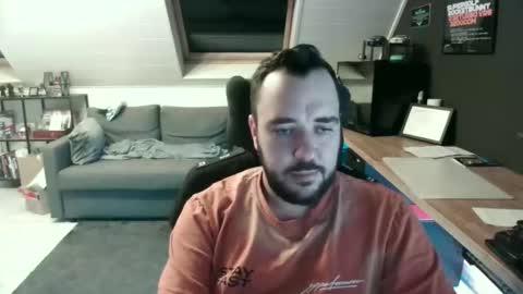 Snapshot of elmo__91 chatting on 10/26/25, 08:15 Elmo online show from 10/26/25, 08:15