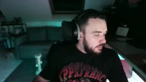 Snapshot of elmo__91 chatting on 11/04/25, 09:03 Elmo online show from 11/04/25, 09:03