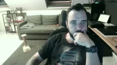 Snapshot of elmo__91 chatting on 11/17/25, 09:31 Elmo online show from 11/17/25, 09:31