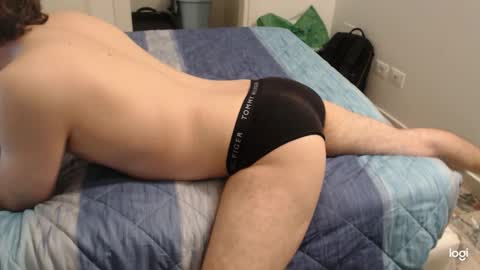 Snapshot of elmoro101 chatting on 09/22/25, 07:27 elmoro101 online show from 09/22/25, 07:27