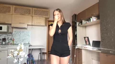 Lina online show from 06/12/26, 09:19