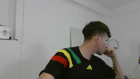 Snapshot of elnenedearg chatting on 12/25/24, 10:59 elnenedearg online show from 12/25/24, 10:59