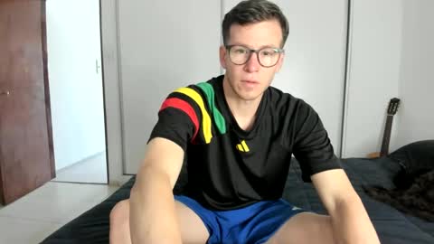 Snapshot of elnenedearg chatting on 11/02/25, 04:20 elnenedearg online show from 11/02/25, 04:20