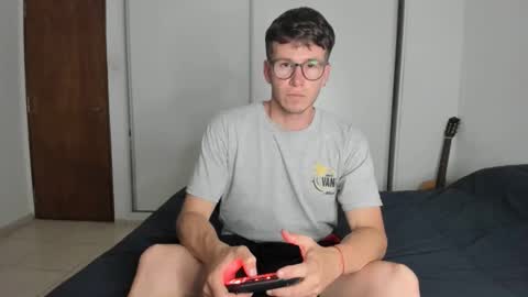 Snapshot of elnenedearg chatting on 11/27/25, 01:18 elnenedearg online show from 11/27/25, 01:18