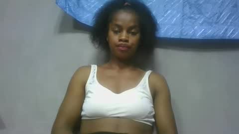 Snapshot of elodie228680 chatting on 05/13/26, 07:06 elodie228680 online show from 05/13/26, 07:06
