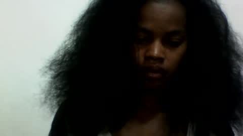 Snapshot of elodie228680 chatting on 06/12/26, 05:17 elodie228680 online show from 06/12/26, 05:17