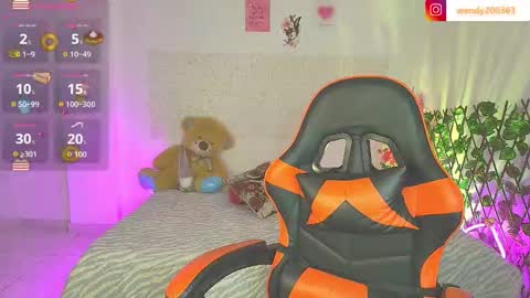 Snapshot of elodie_green chatting on 11/28/25, 11:07 elodie_green online show from 11/28/25, 11:07